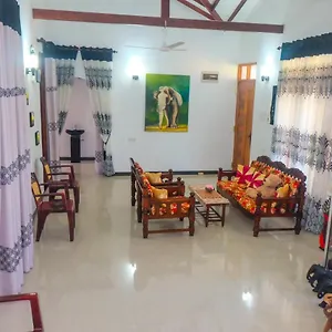 Rodrigo's & Restaurant Gasthof Negombo